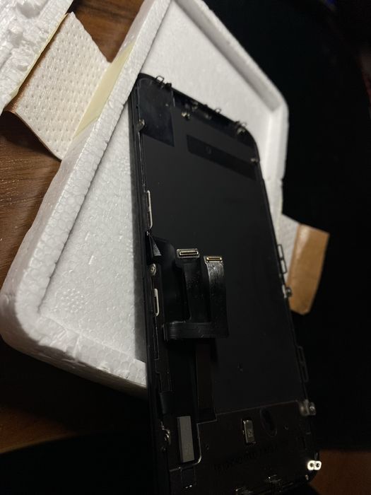 Дисплей iPhone 11