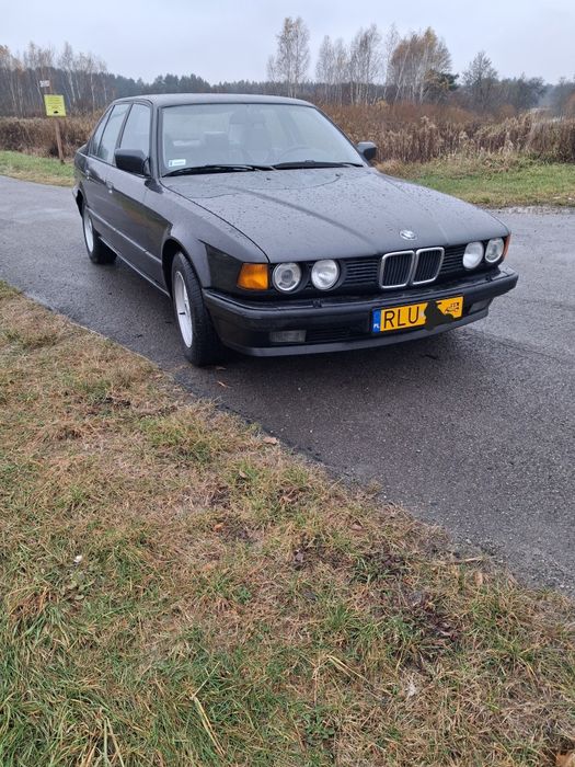 Zabytkowe BMW 730 E32