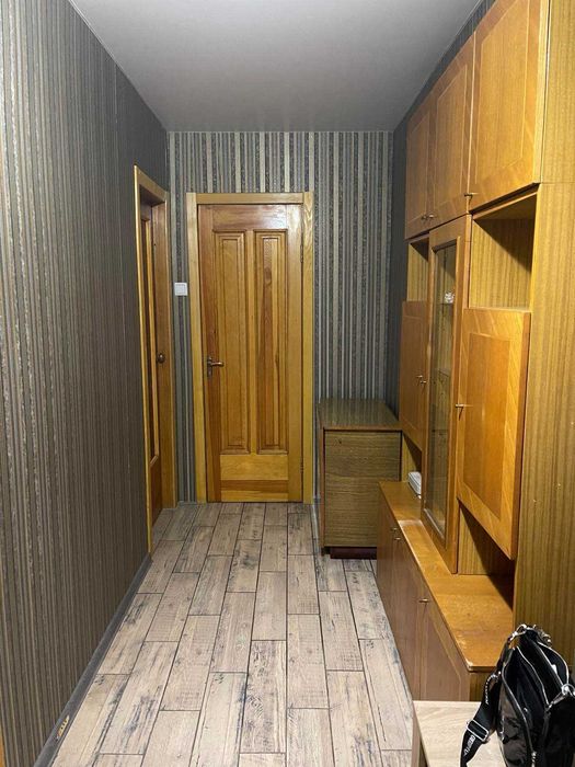 1к квартира м. Защитников Украины ул. Бр. Потемкин.