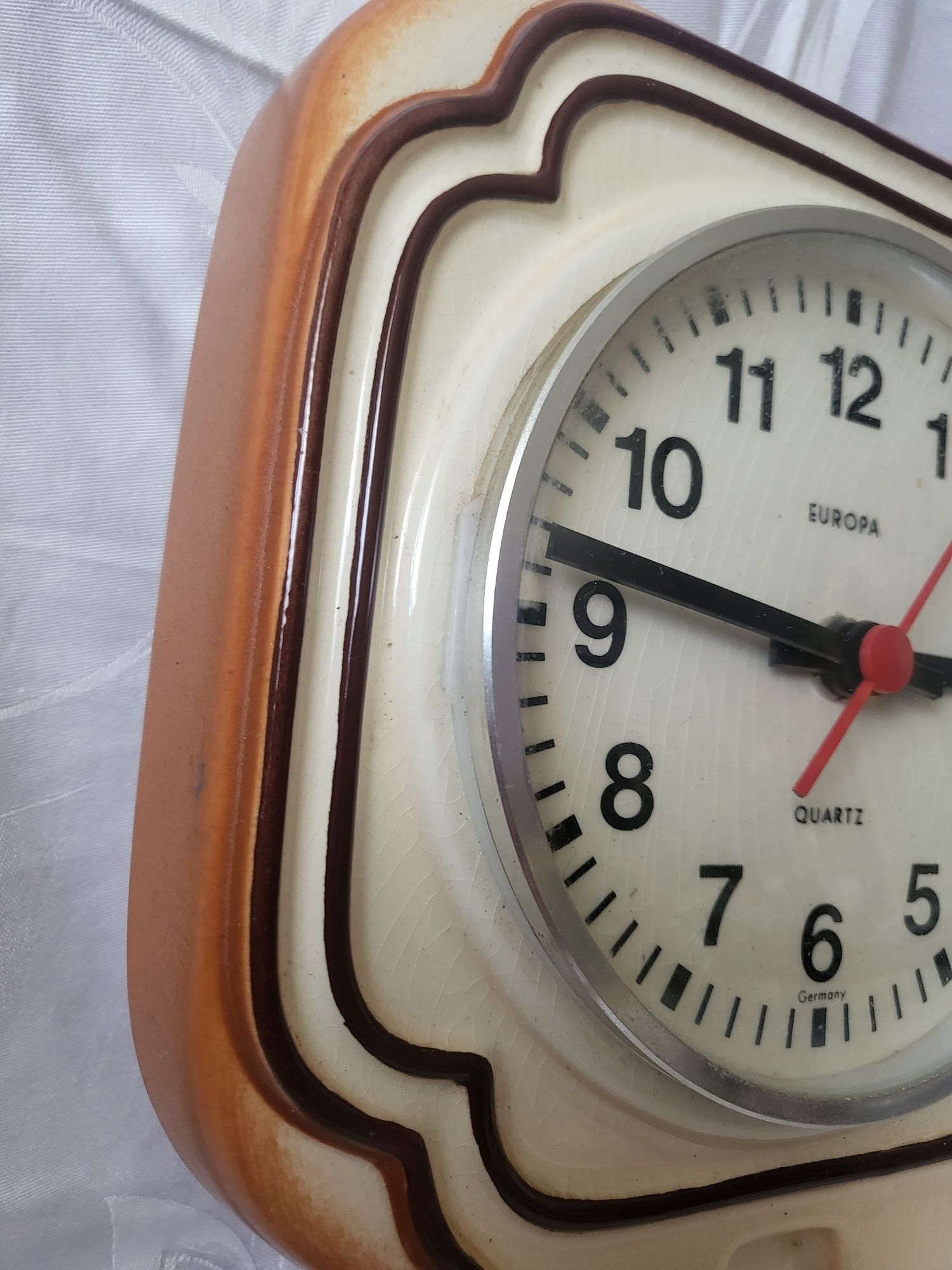 Ceramiczny zegar scienny  EUROPA  sygnowany z lat 60 tych