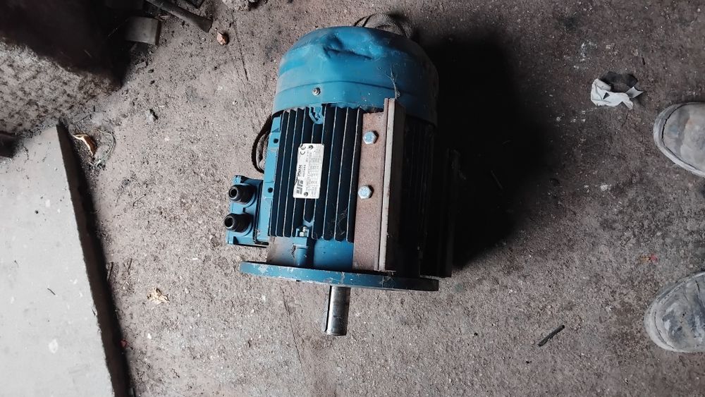 Vendo  motor trifásico