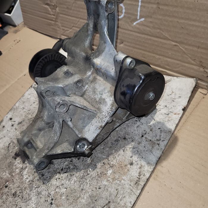 Łapa mocowanie alternatora vw sharan galaxy Alhambra mk1 1.9TDI 1998r