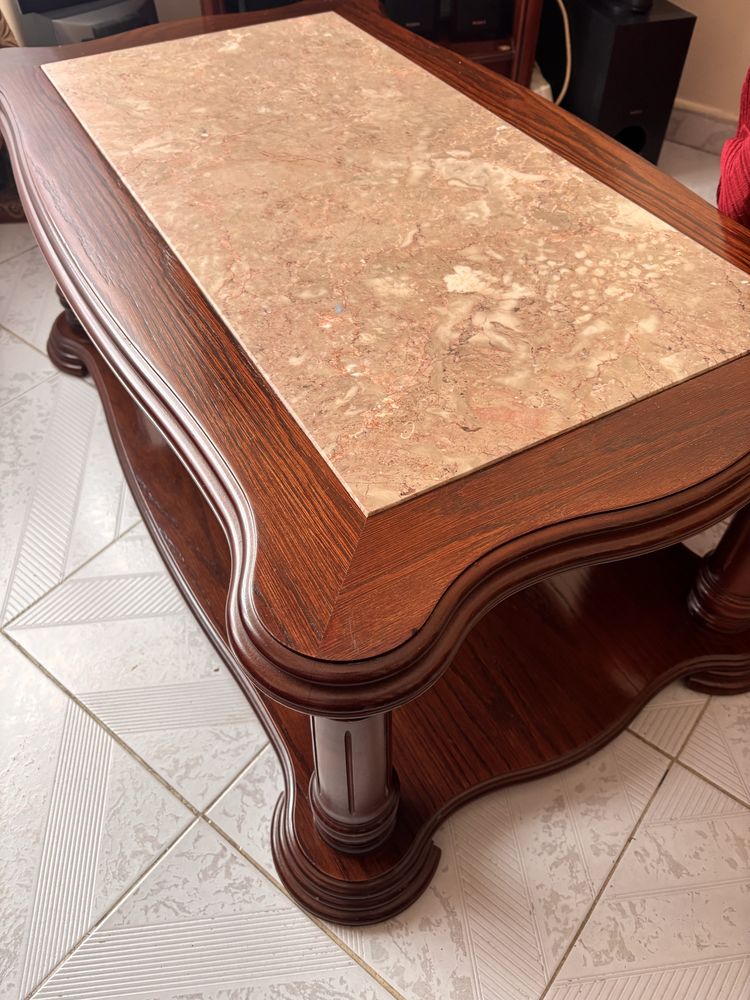 Mesa antiquada, com 6 cadeiras