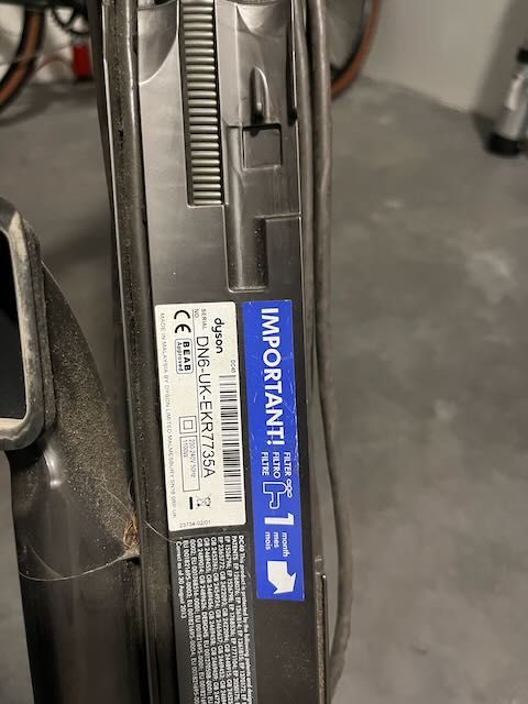Aspirador Vertical Dyson DC40