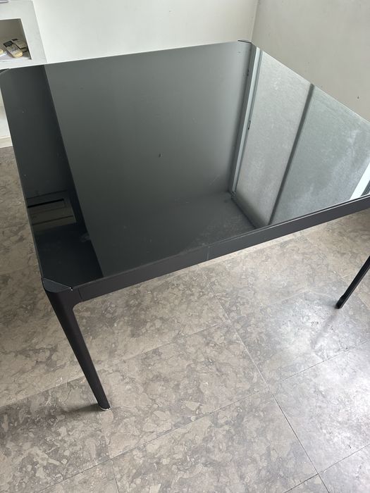 Mesa quadrada tampo de vidro