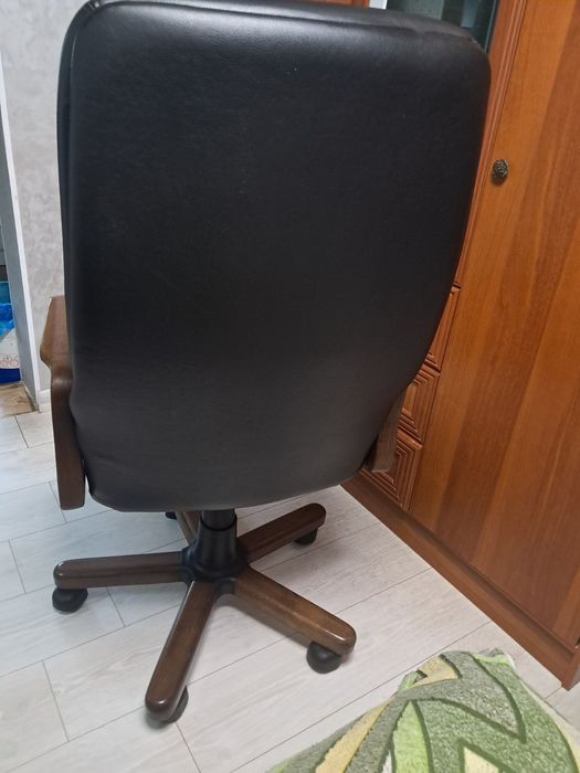 Офісний стілець. Відправляю!