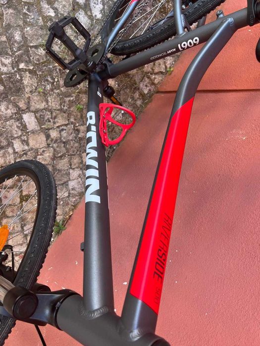 bicicleta trekking Decathlon Btwin Riverside 500