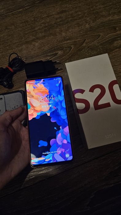 Samsung s20 fe 128gb czerwony