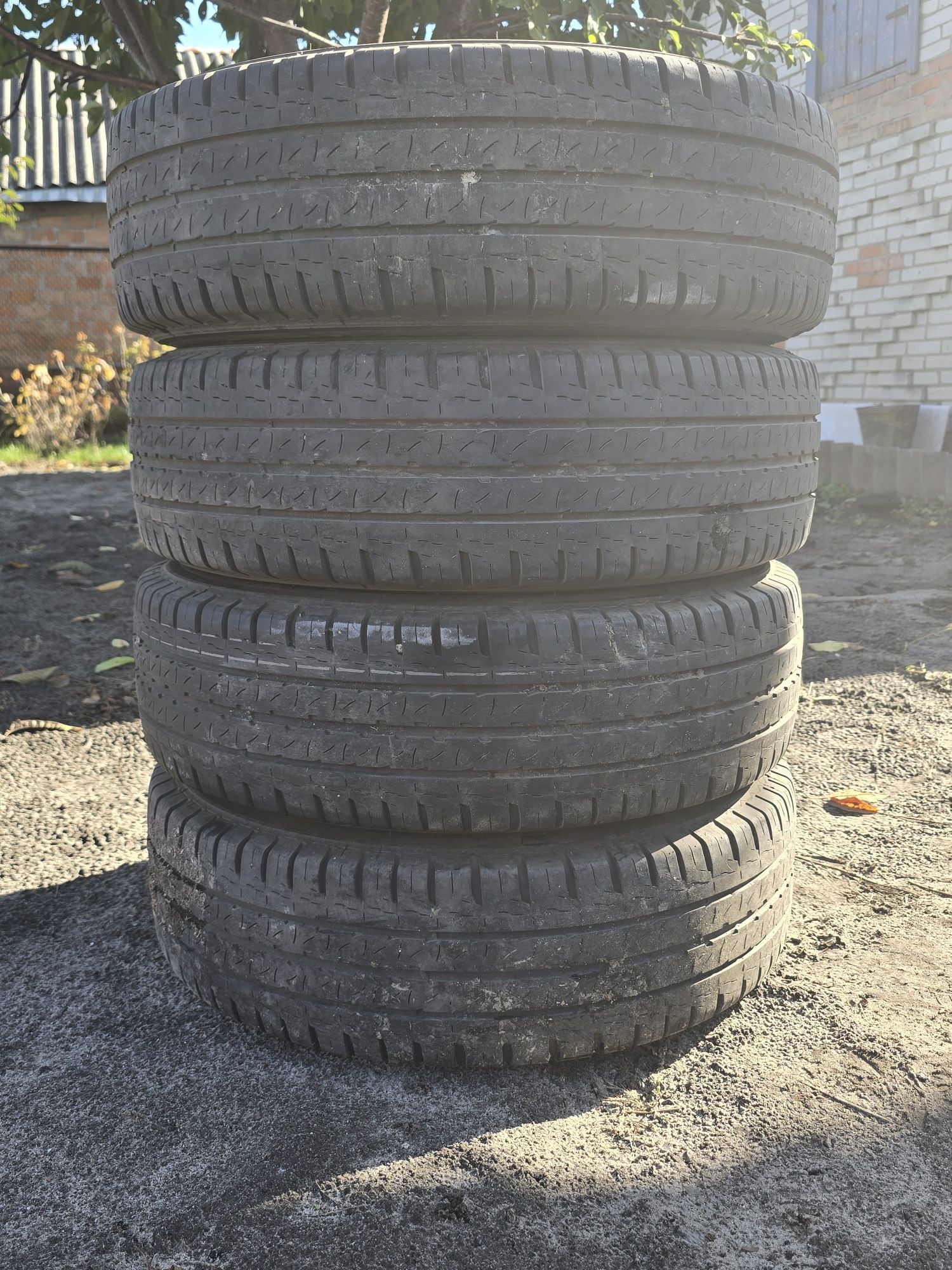 Шини BFGoodrich 215 70 15c