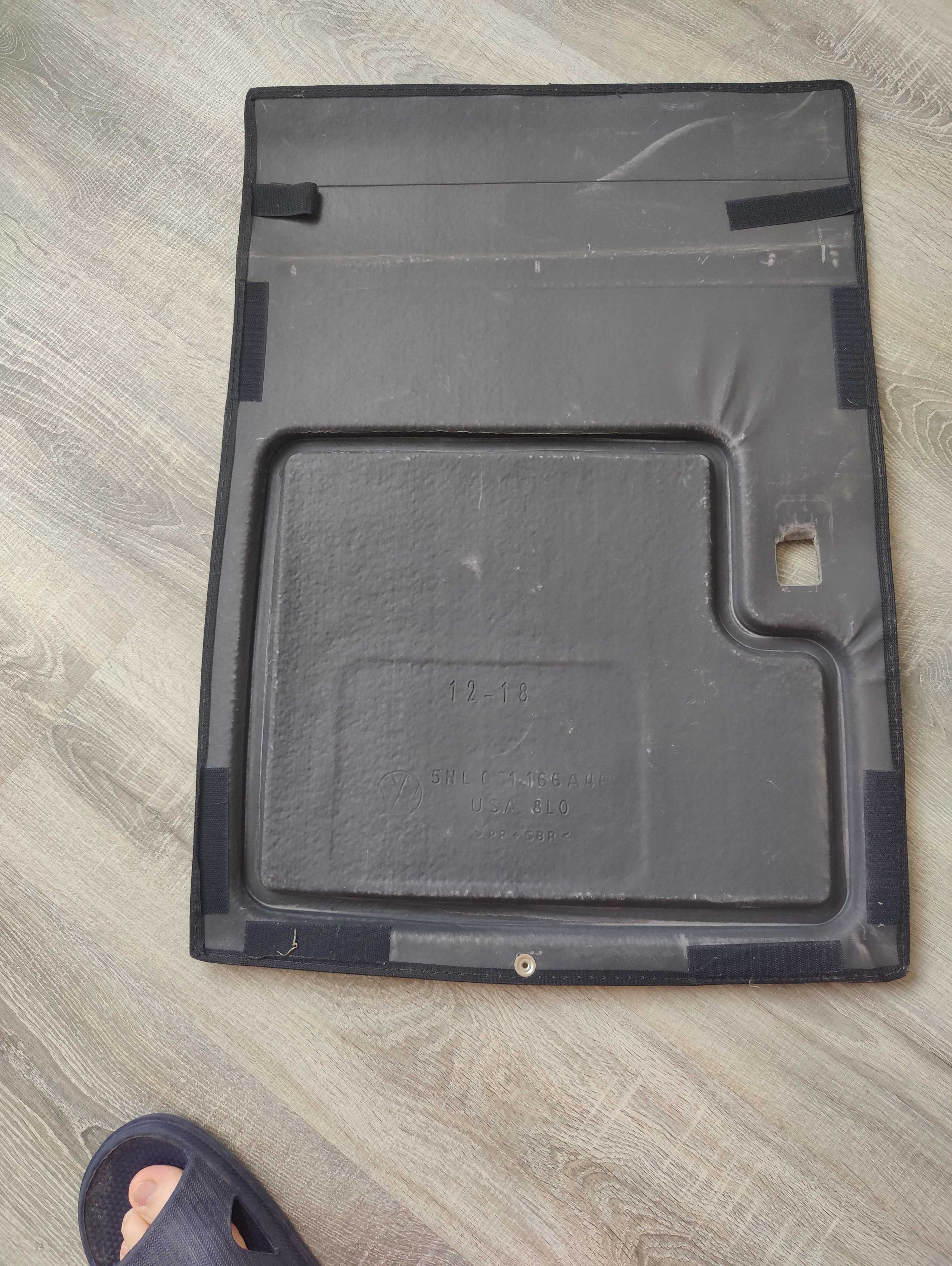 Коврик килимок в багажник VW CarGo 5NL 061 166