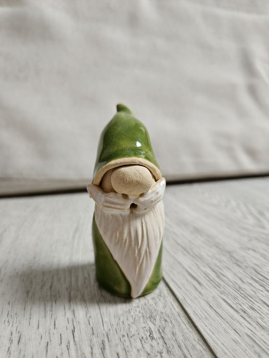 Figurka porcelanowa skrzat krasnal