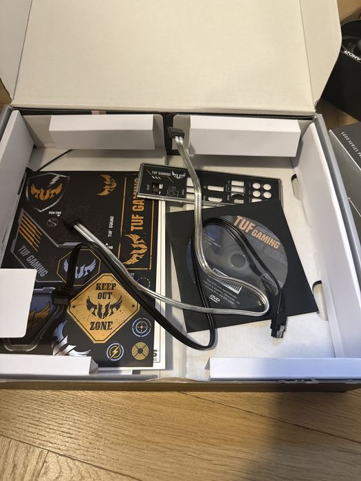 Ryzen 5600X Box + Cooler + TUF B550 + 16GB DDR4 Viper Steel 3200 MHz