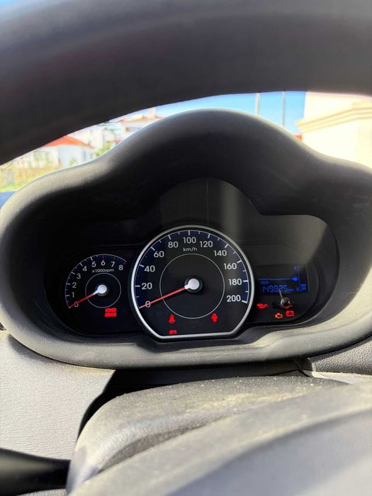 Vendo yunday i10. Um dono. Sempre em garagem.