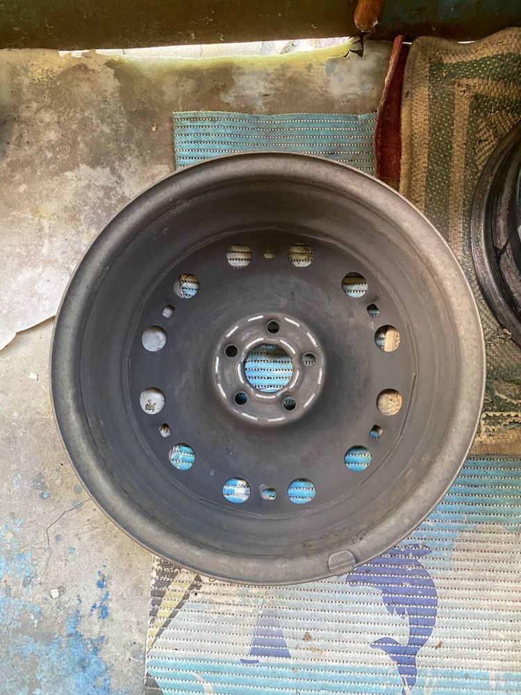 Дискі стальні VAG R15 6J*15H2 ET43 ES Skoda Fabia Passat Seat