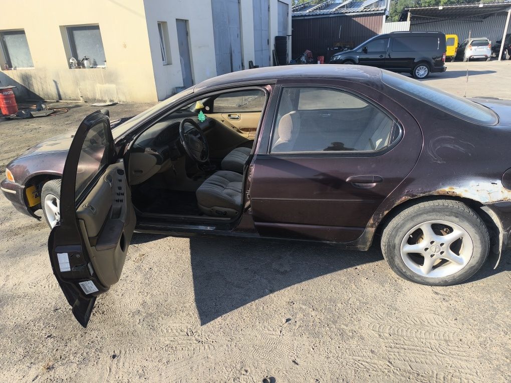 Продам автомобиль chrysler 1995г