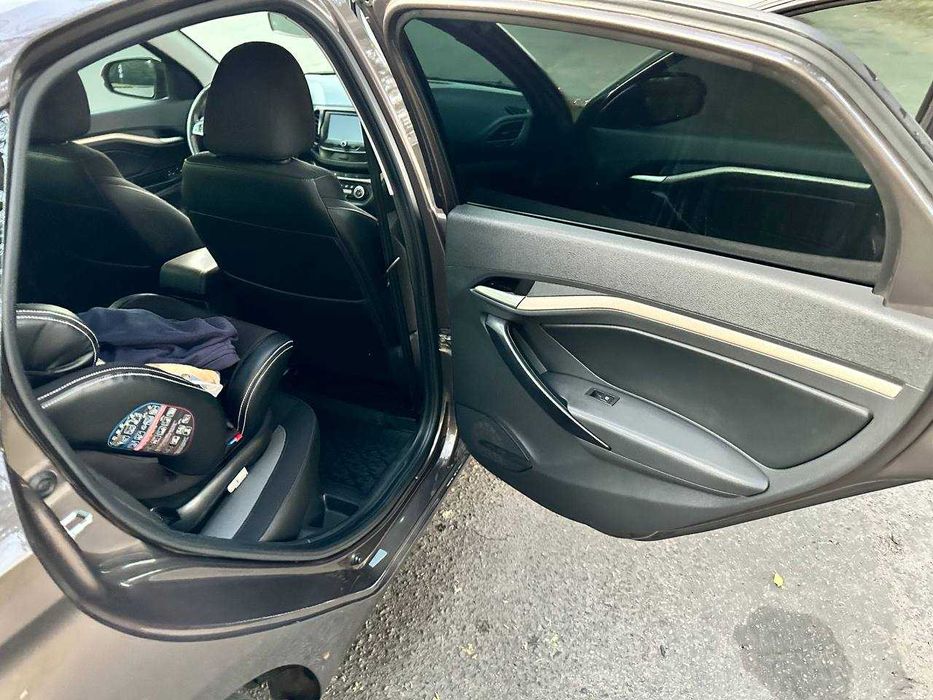 Автомобіль Lada Vesta