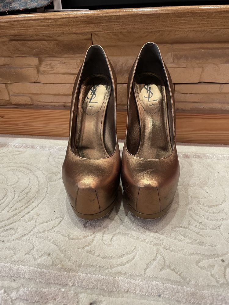 Фирменные туфли Yves Saint Laurent