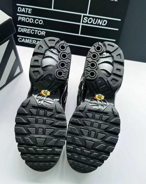 Buty meskie Mokasyny Nike_Max_TN_Plus_Black R.38