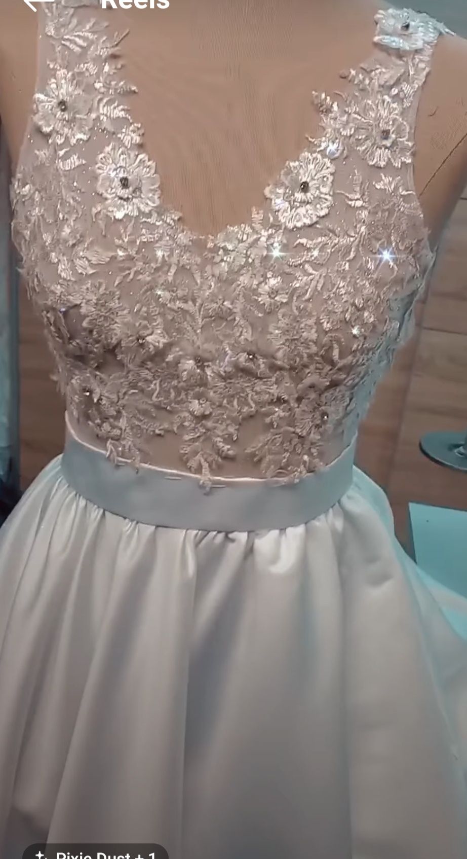 Vestido de noiva, véu incluído. Único. Confeccionado para venda. Único