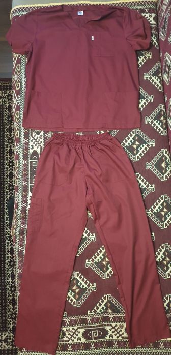 Продаю медицинский костюм 56 размера