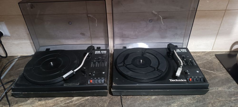 Dwa gramofony UNITRA Artur stereo wg 903