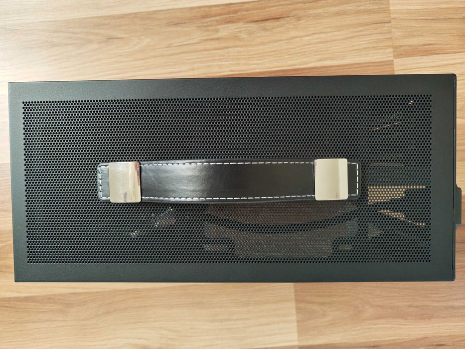 Obudowa SSF model S400 (Mini ITX), chłodzenie, zasilacz.