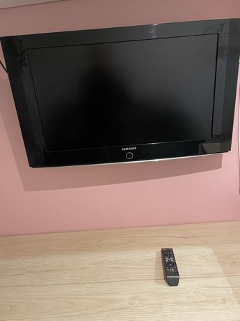 Telewizor Samsung 32 cale z pilotem