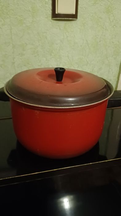 Кастрюля красная алюминиева 3,5литра