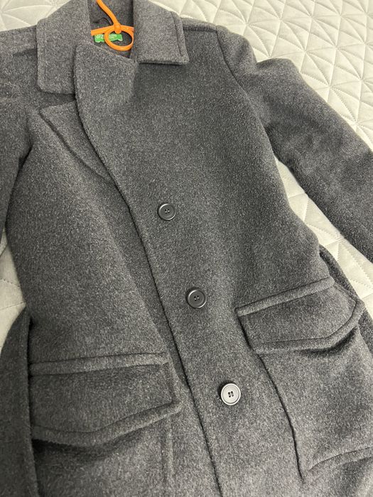Пальто Benetton.