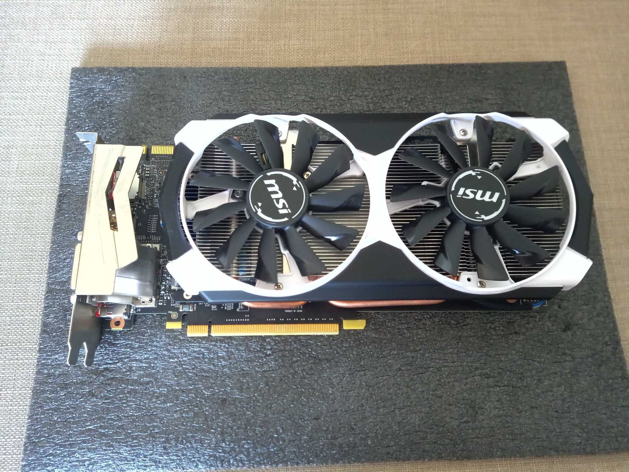 Placa Gráfica GeForce GTX 960 (NVIDIA - 2 GB GDDR5)