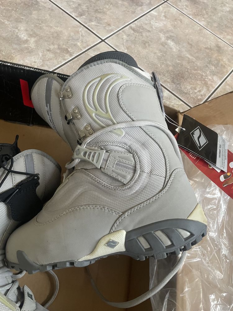 Buty snowboardowe Vans Omni rozmiar 38.5 nowe