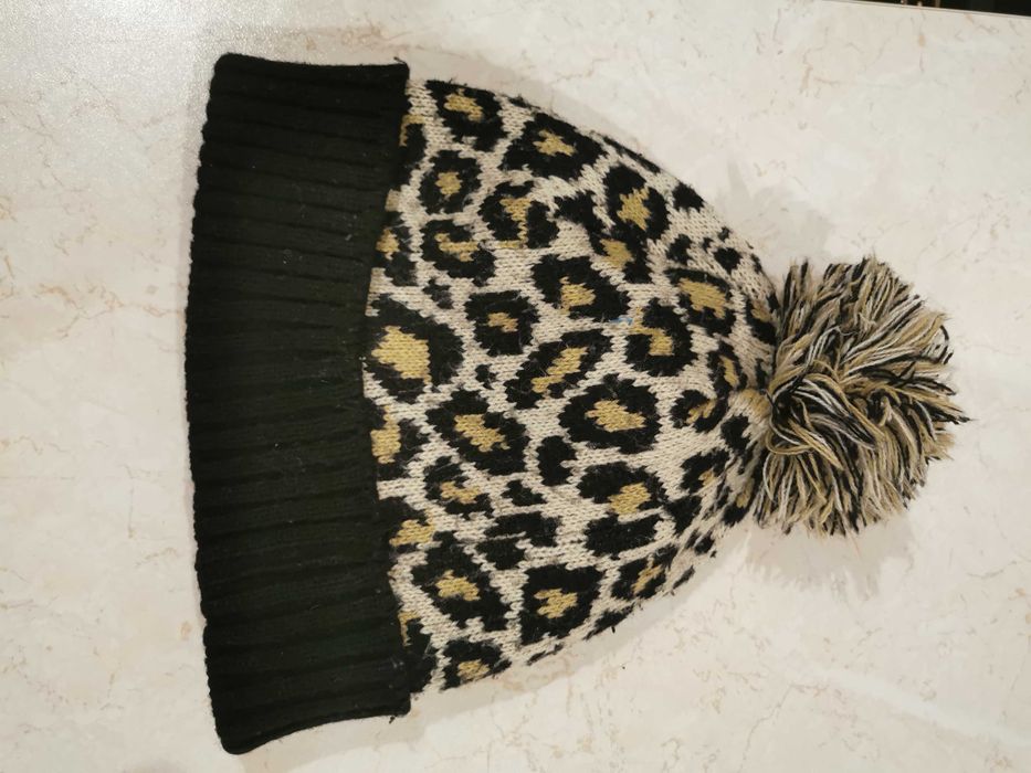 Czapka zimowa z pomponem wzór panterka