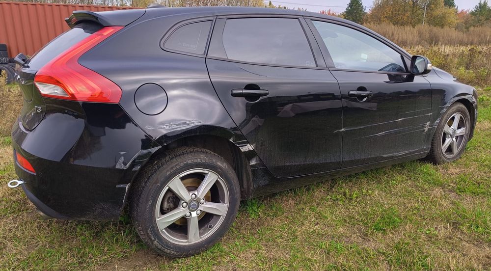 Volvo v40 2016 uszkodzony