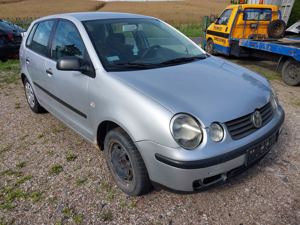 Szyba przód przednia czołowa VW POLO IV 9N 2003 rok