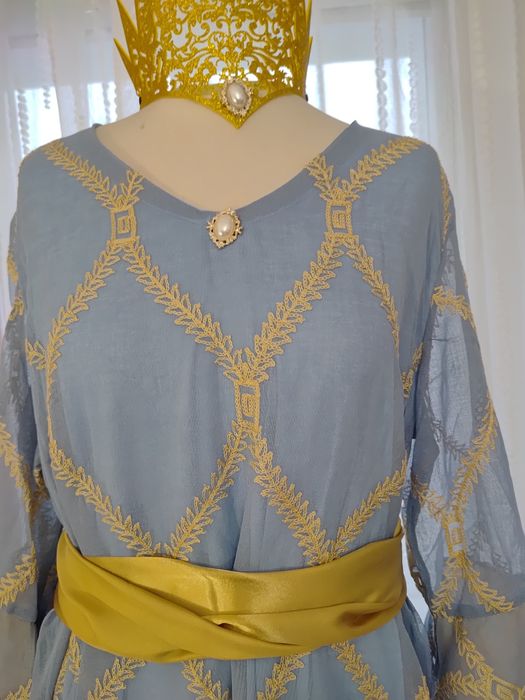 Piękny strój przebranie królowa władczyni XL