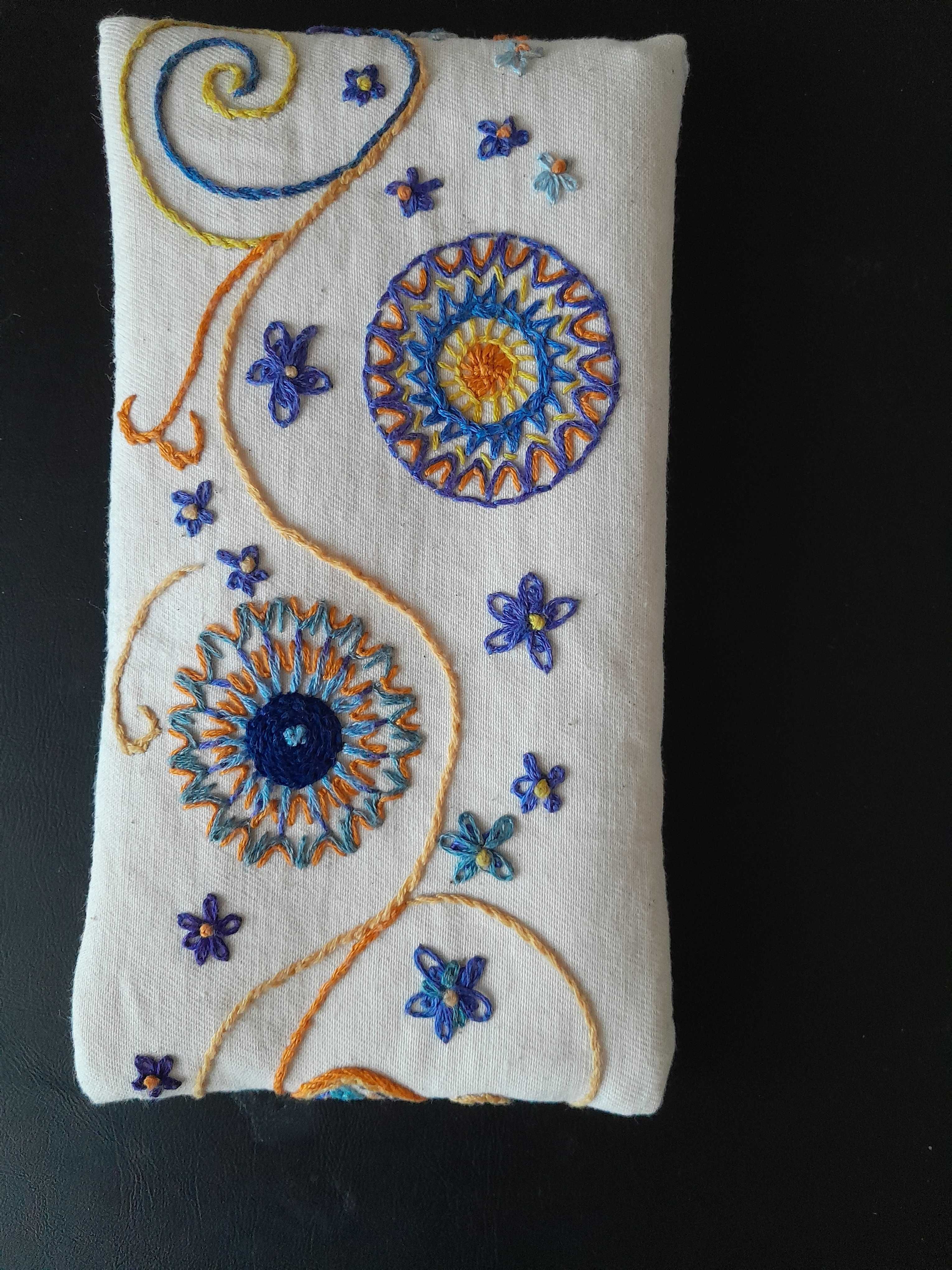 Oryginalne etui na smartfon