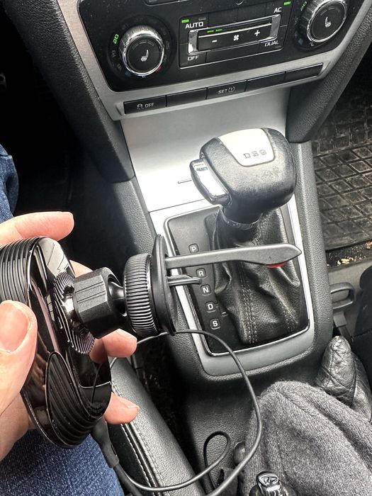 Дуже міцний фікстатор від тримача для телефона Pitaka car mount pro