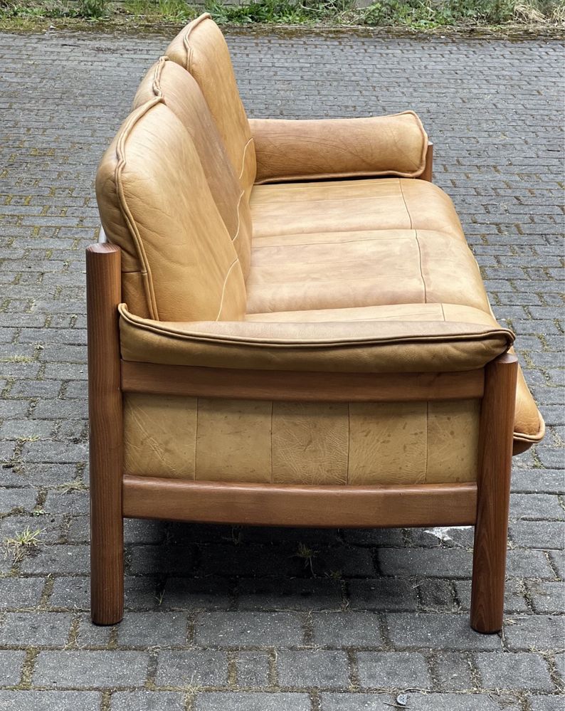 Mid century zestaw: sofa / fotel / podnóżek. Skóra bawola