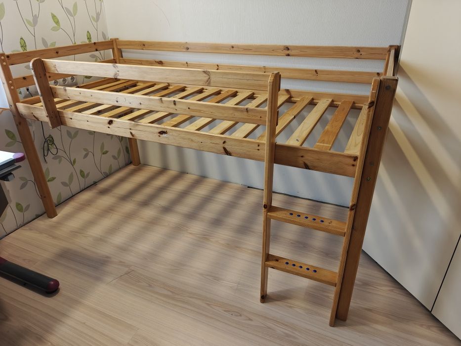 Кровать высокая двухъярусная