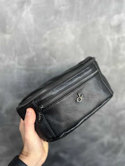 Стильна Чорна шкіряна сумка бананка чоловіча чорна