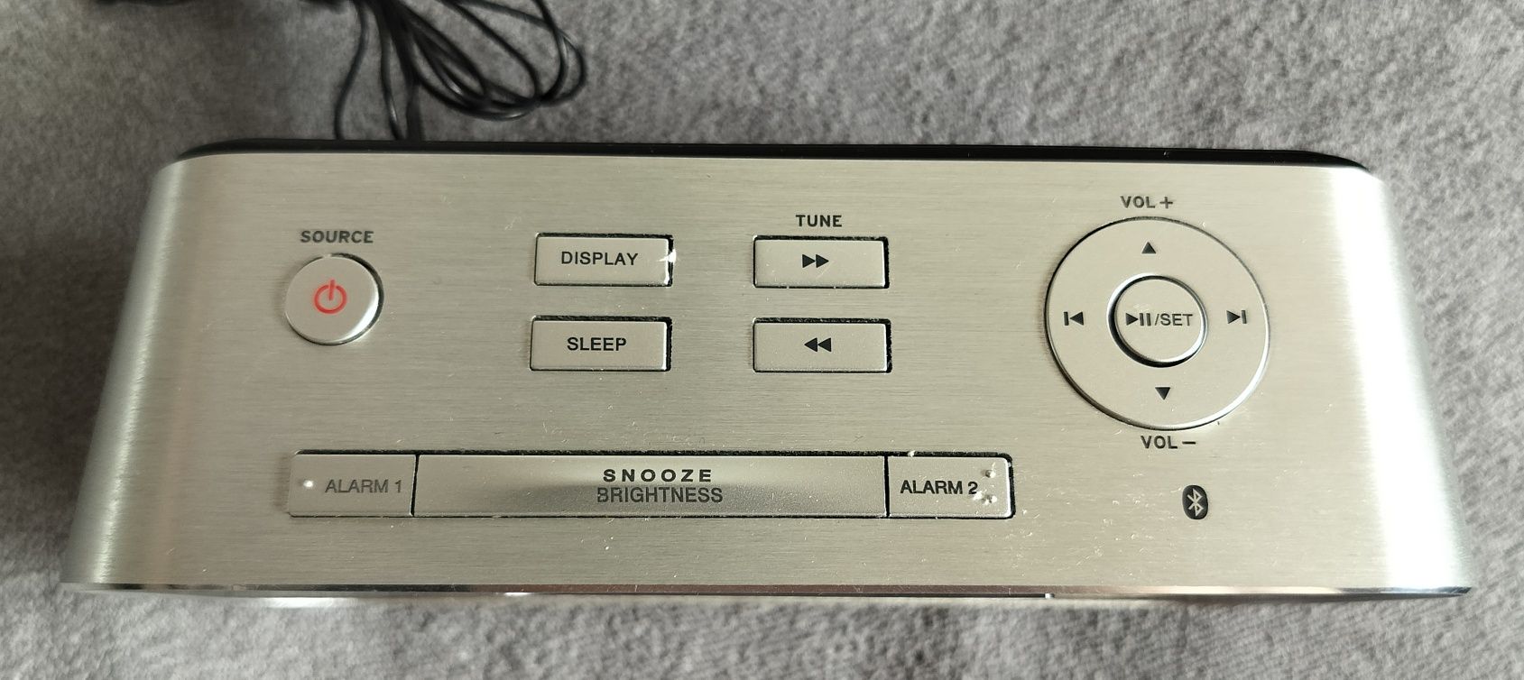 Radiobudzik Kruger&Matz KM 1150. Stan bardzo dobry, komplet, karton