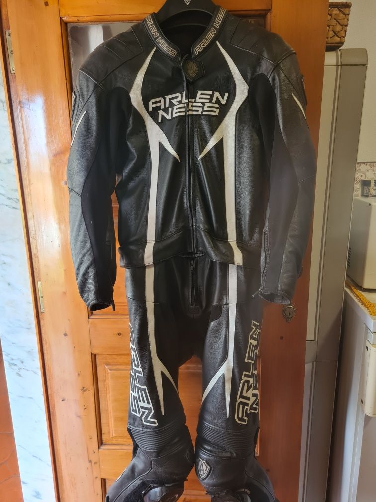 Fato motard Arlen Ness