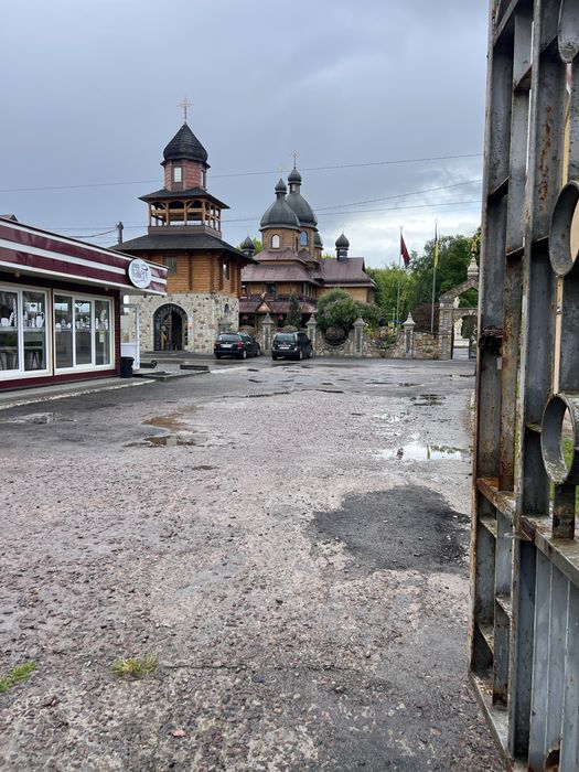 Здається в оренду приміщення район Левада