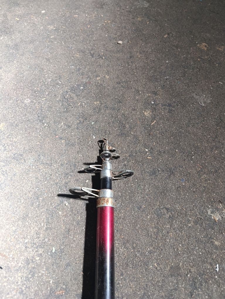 Cana de pesca com carreto