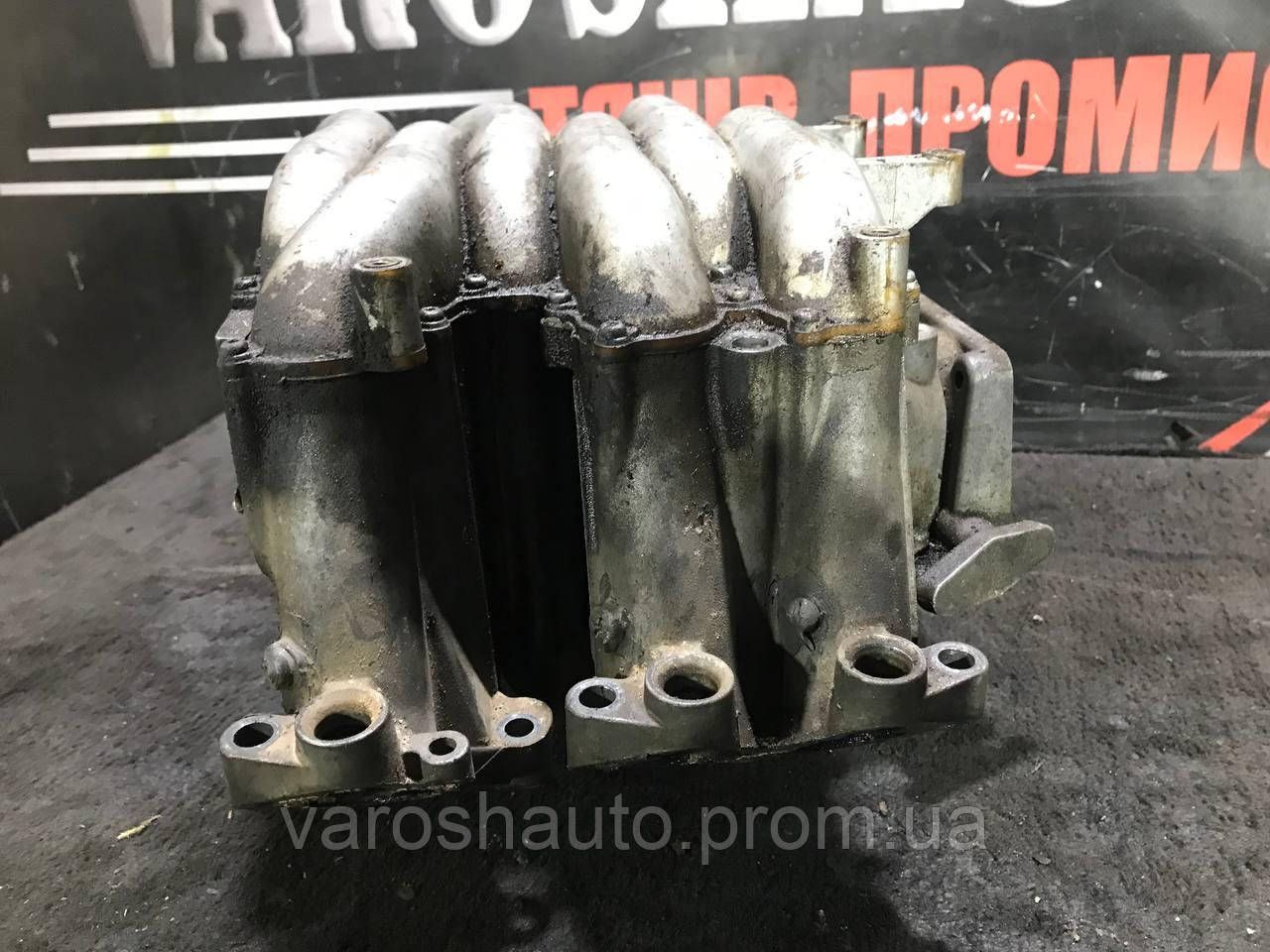 Колектор впускний 2.6B Audi A6 C4 078133222E 11236