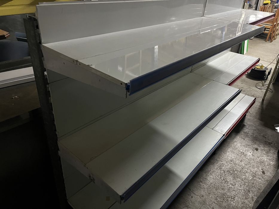 Estante de parede composta por 2 modulos total 2.33mt