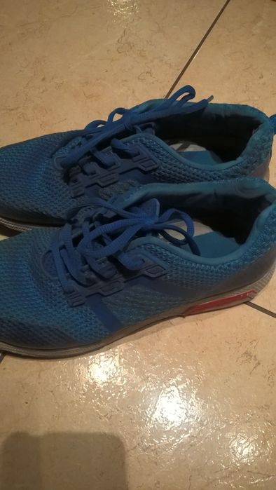 buty sportowe, rozm. 39