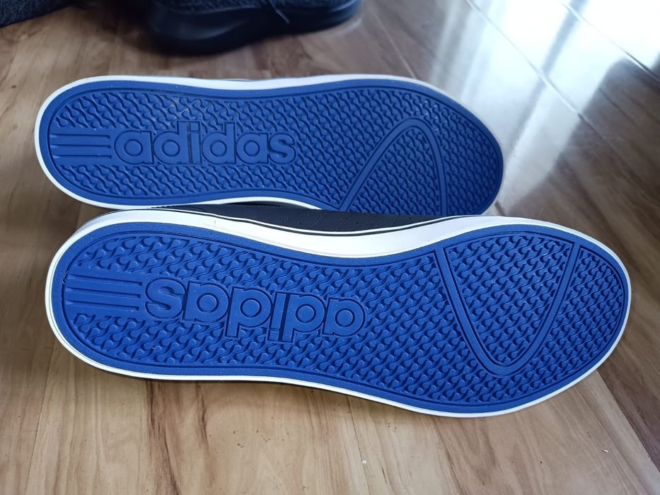 Кроссовки adidas новые оригинал по стельке 30.5 см