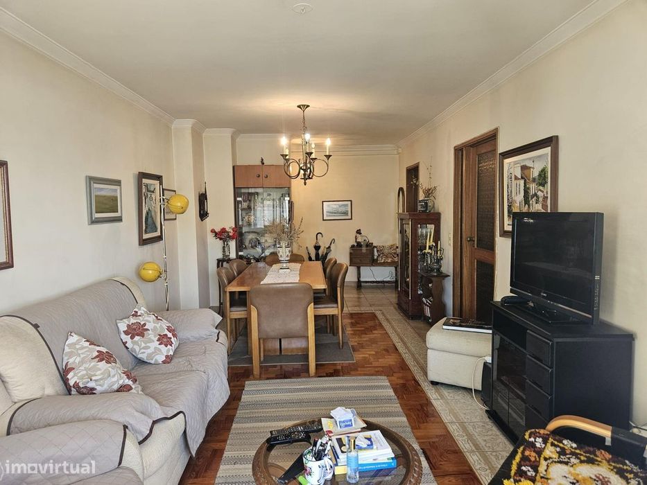 Apartamento T2 em Setúbal com Vista e Proximidade à Praia