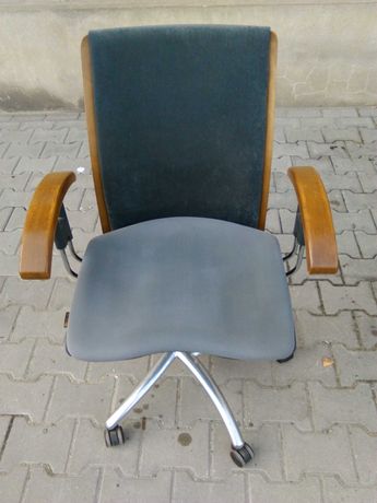 Fotel biurowy Sitag